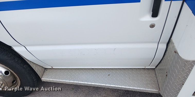 image for item EH3843 2009 Ford E450 ambulance