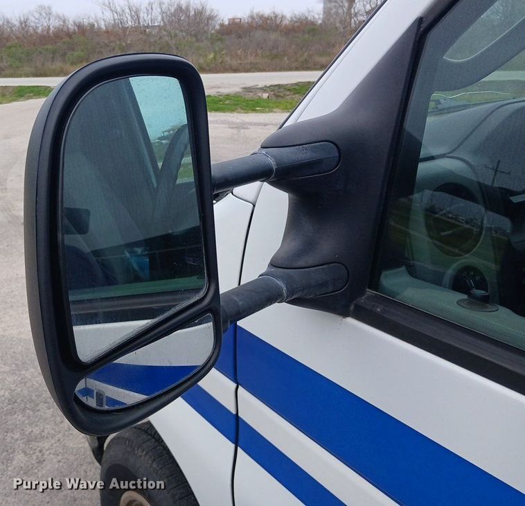 image for item EH3843 2009 Ford E450 ambulance