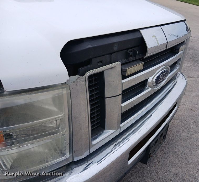 image for item EH3843 2009 Ford E450 ambulance