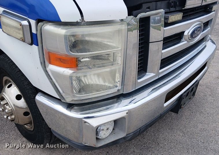 image for item EH3843 2009 Ford E450 ambulance