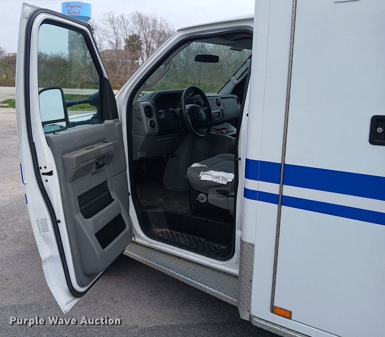 image for item EH3843 2009 Ford E450 ambulance