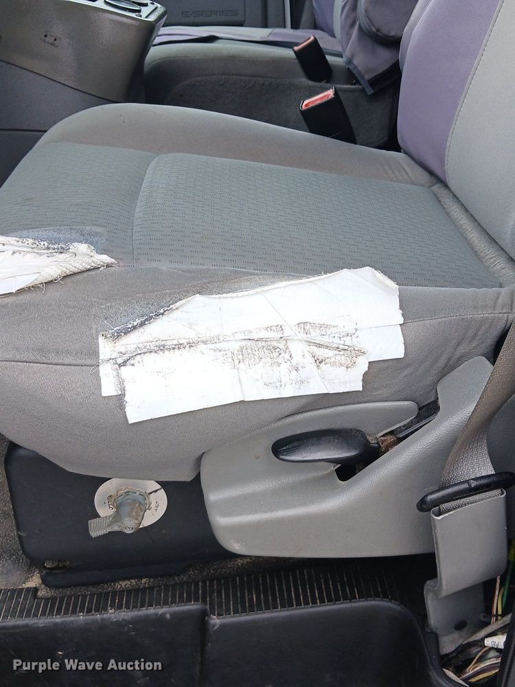 image for item EH3843 2009 Ford E450 ambulance