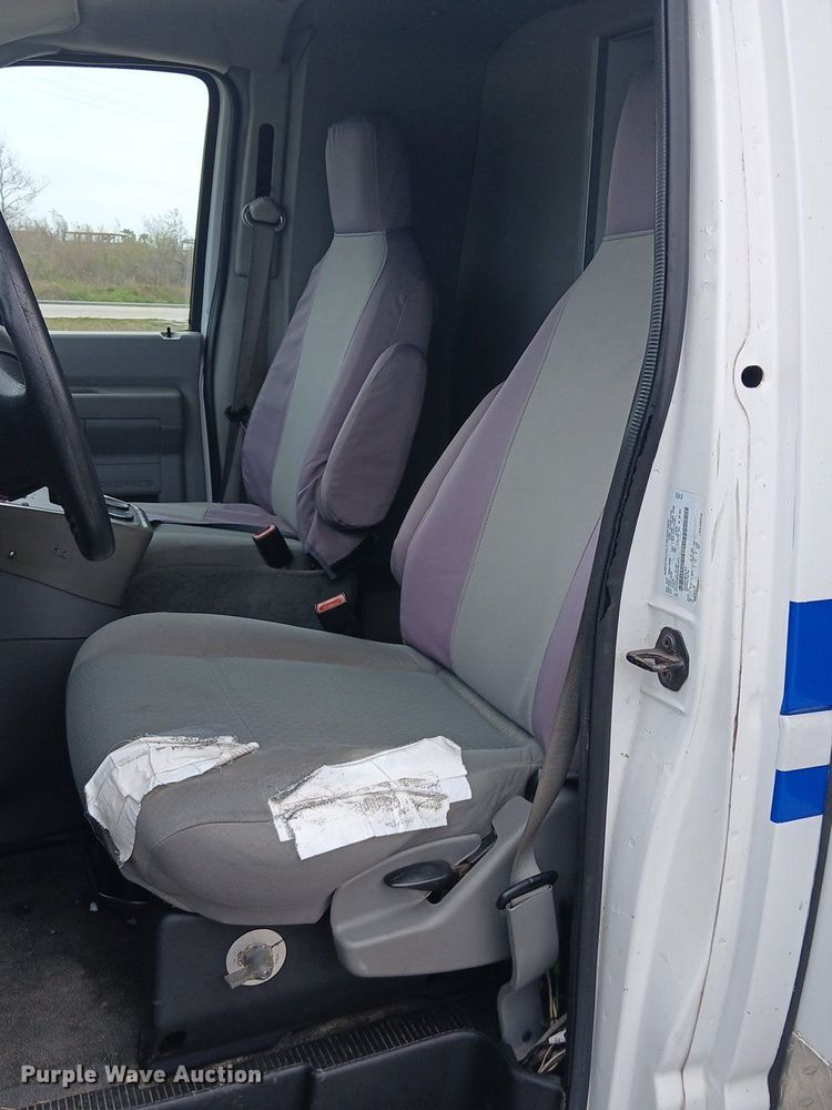 image for item EH3843 2009 Ford E450 ambulance