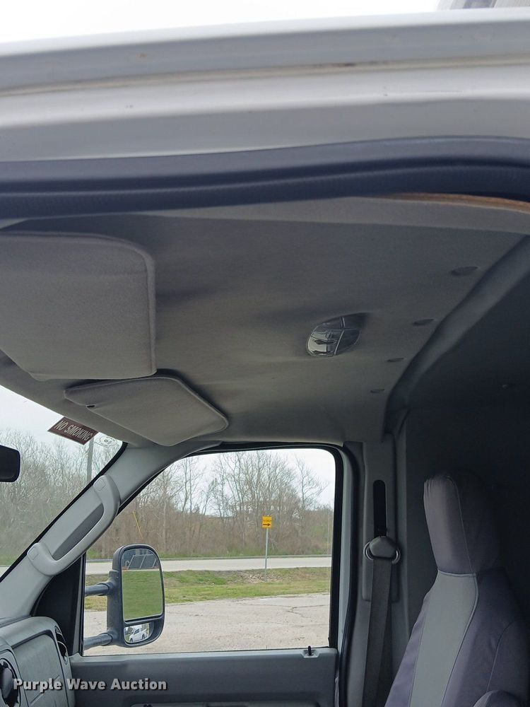 image for item EH3843 2009 Ford E450 ambulance