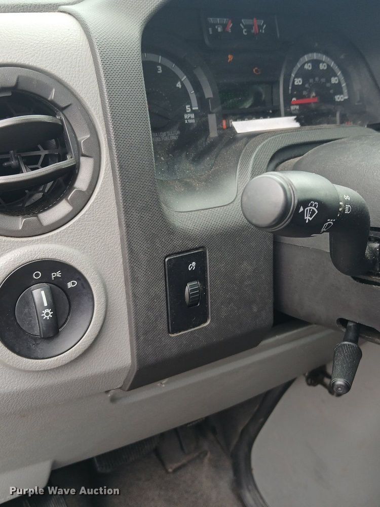 image for item EH3843 2009 Ford E450 ambulance