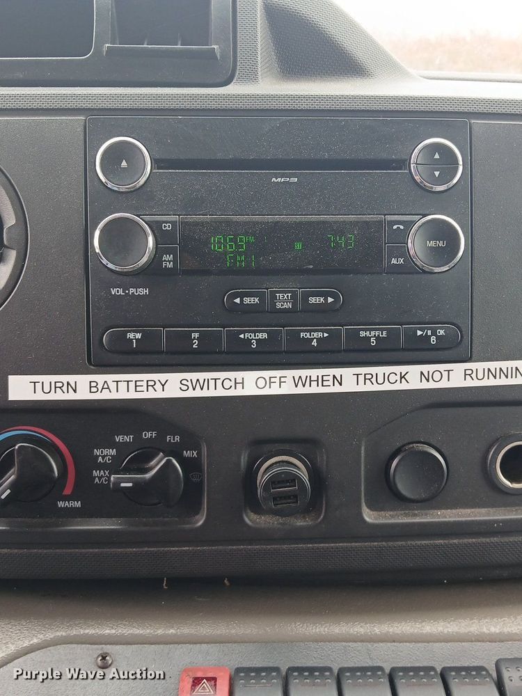 image for item EH3843 2009 Ford E450 ambulance