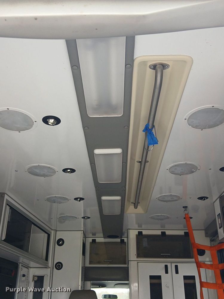 image for item EH3843 2009 Ford E450 ambulance