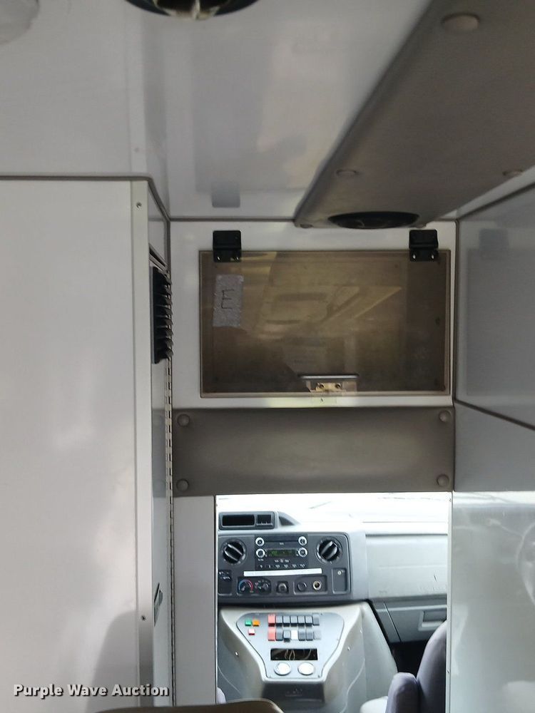 image for item EH3843 2009 Ford E450 ambulance