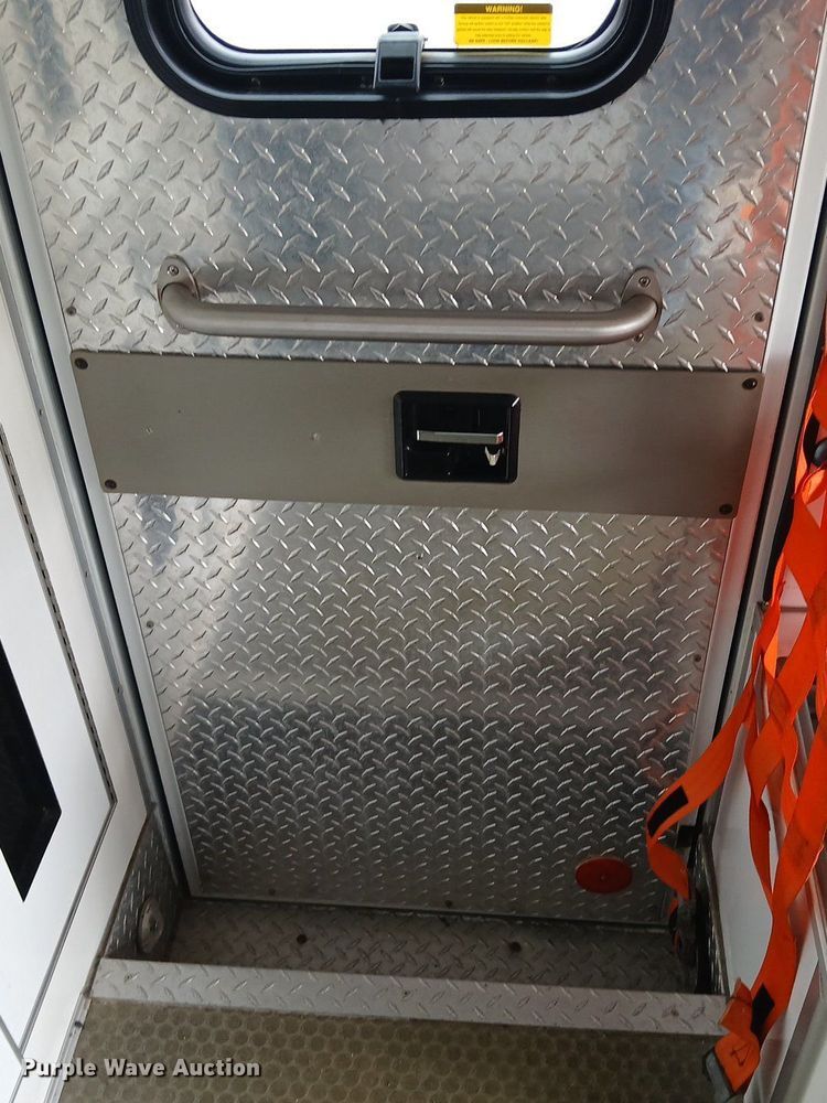 image for item EH3843 2009 Ford E450 ambulance