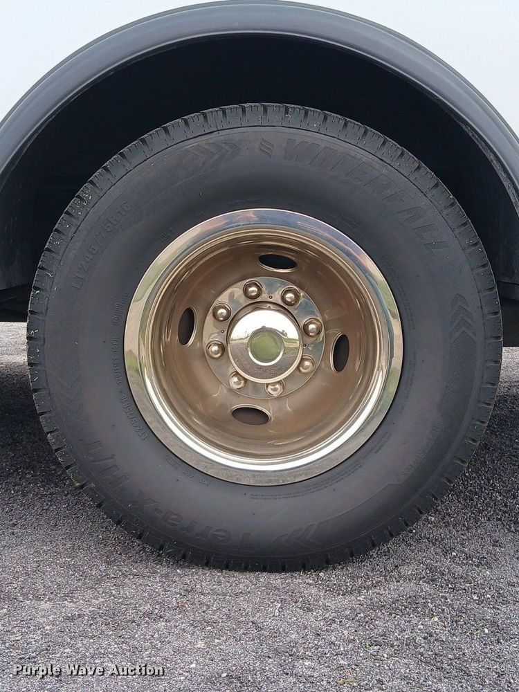 image for item EH3843 2009 Ford E450 ambulance