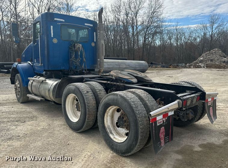 image for item EH6508 2012 Kenworth T800 semi truck