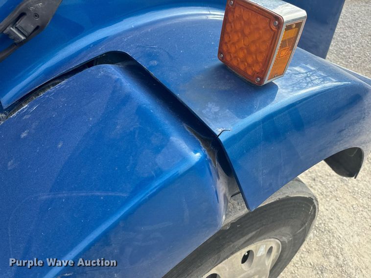 image for item EH6508 2012 Kenworth T800 semi truck