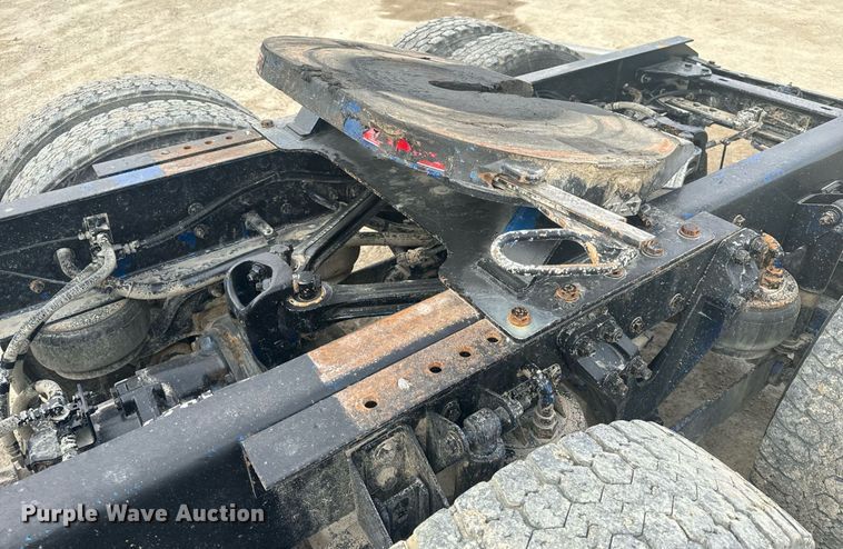 image for item EH6508 2012 Kenworth T800 semi truck