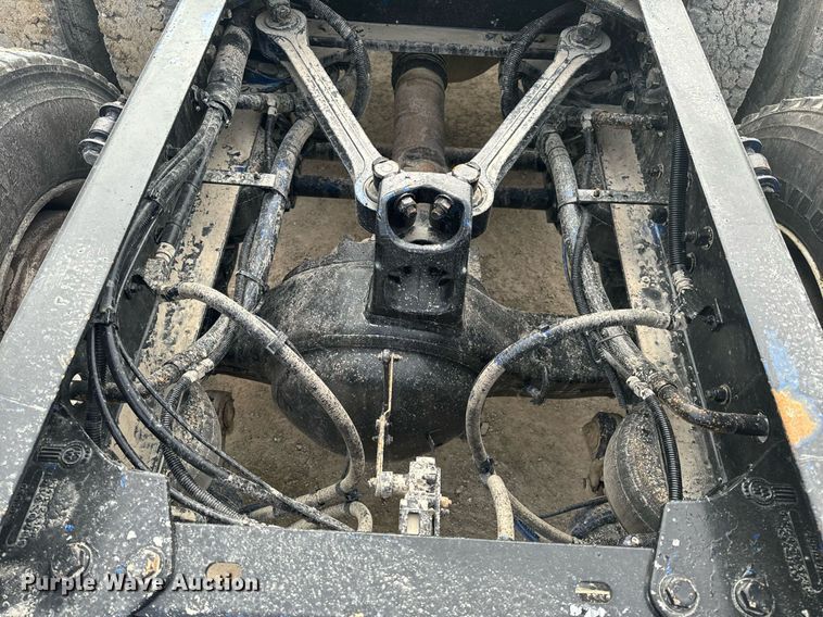 image for item EH6508 2012 Kenworth T800 semi truck