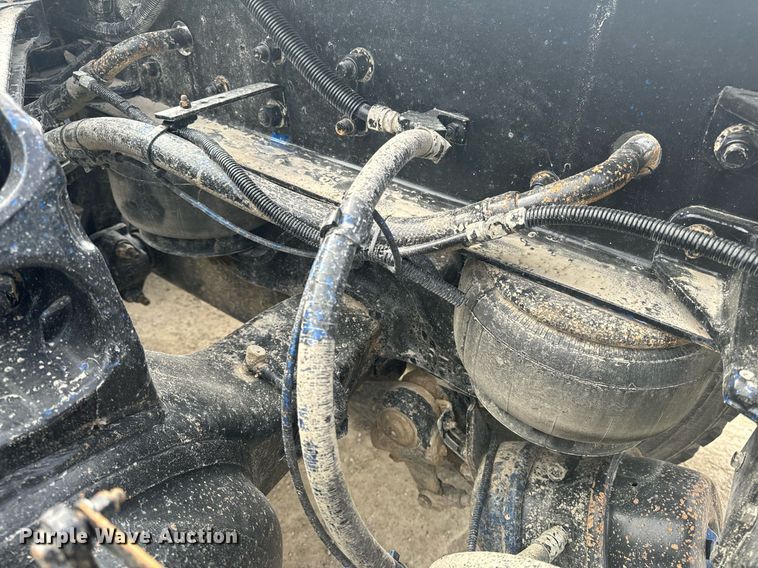 image for item EH6508 2012 Kenworth T800 semi truck