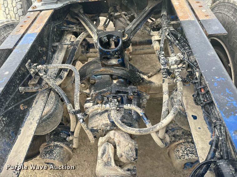 image for item EH6508 2012 Kenworth T800 semi truck