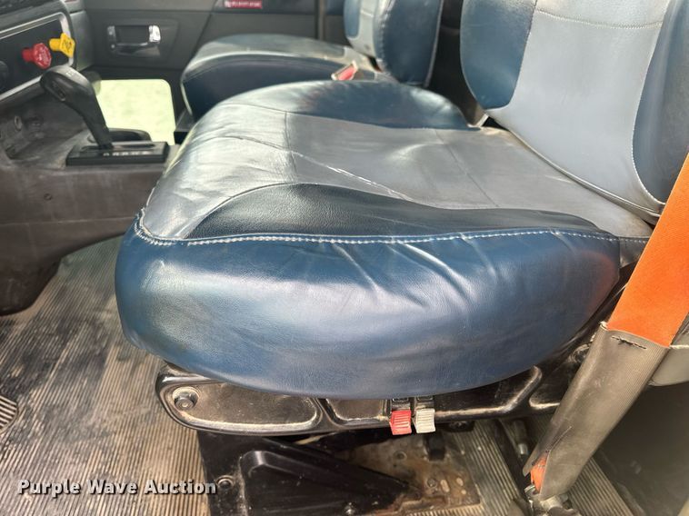 image for item EH6508 2012 Kenworth T800 semi truck