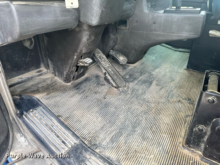 image for item EH6508 2012 Kenworth T800 semi truck