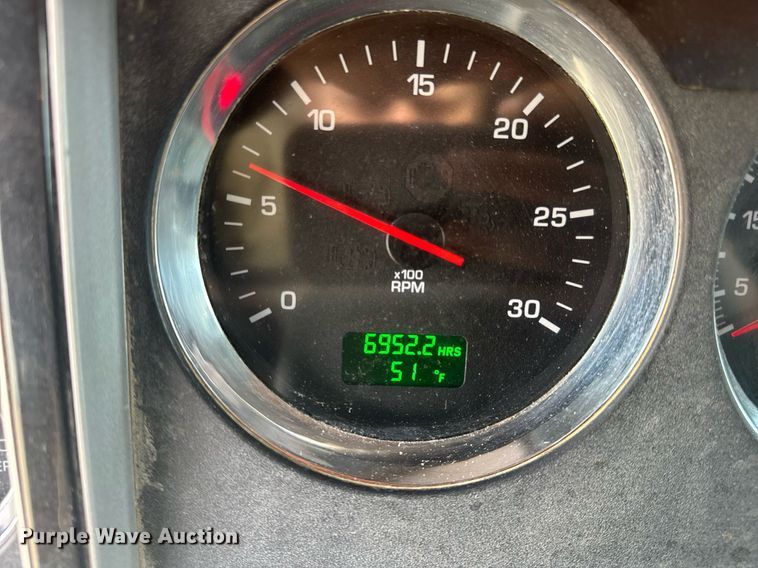 image for item EH6508 2012 Kenworth T800 semi truck