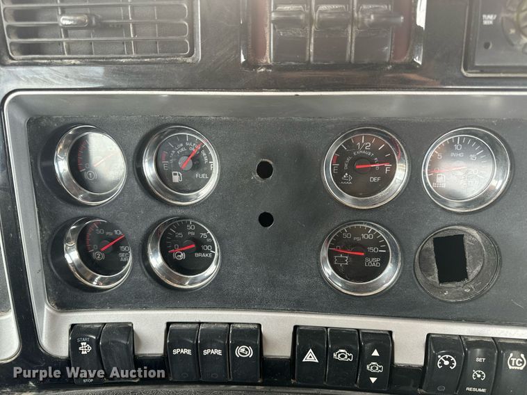 image for item EH6508 2012 Kenworth T800 semi truck