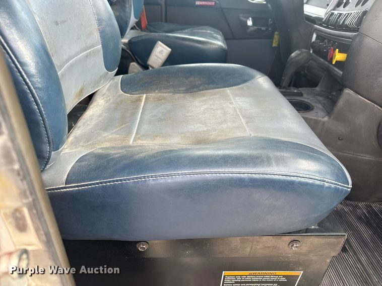 image for item EH6508 2012 Kenworth T800 semi truck