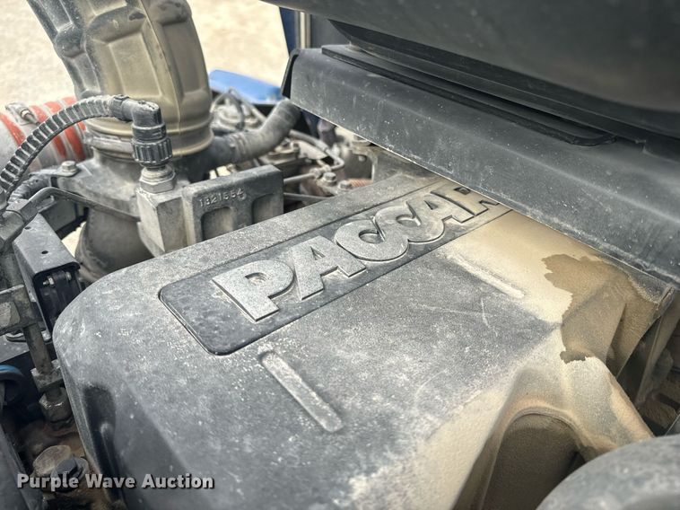 image for item EH6508 2012 Kenworth T800 semi truck