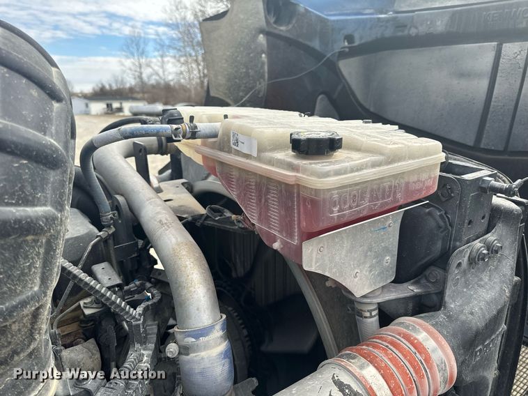 image for item EH6508 2012 Kenworth T800 semi truck