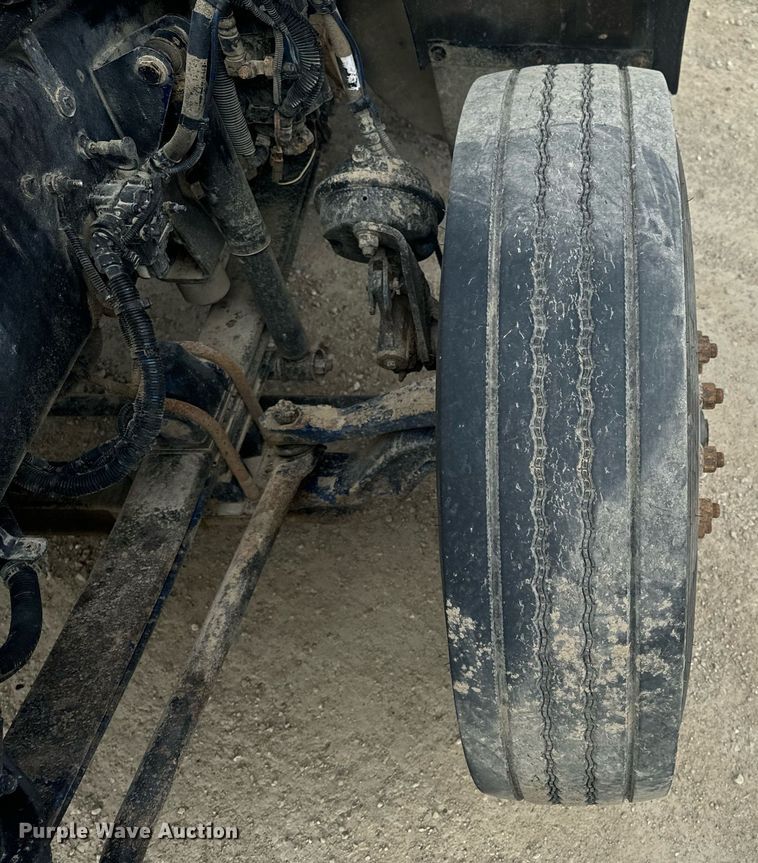 image for item EH6508 2012 Kenworth T800 semi truck