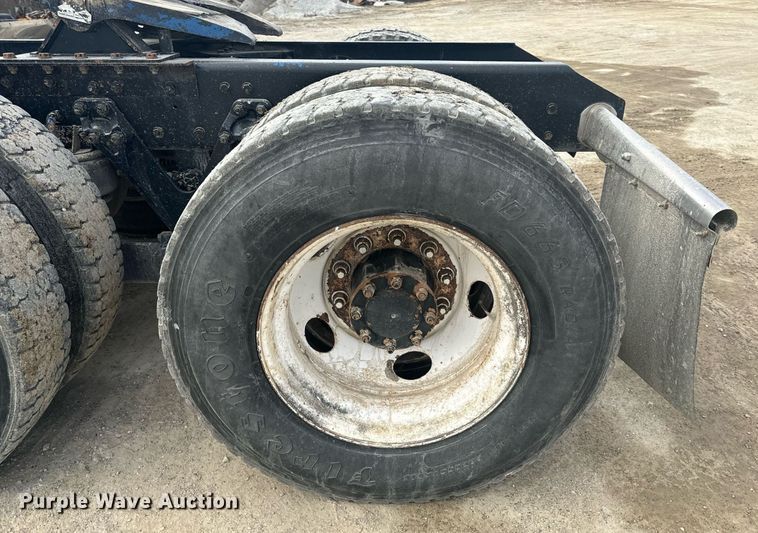 image for item EH6508 2012 Kenworth T800 semi truck