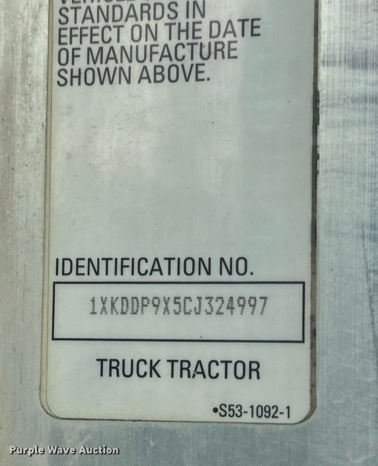 image for item EH6508 2012 Kenworth T800 semi truck