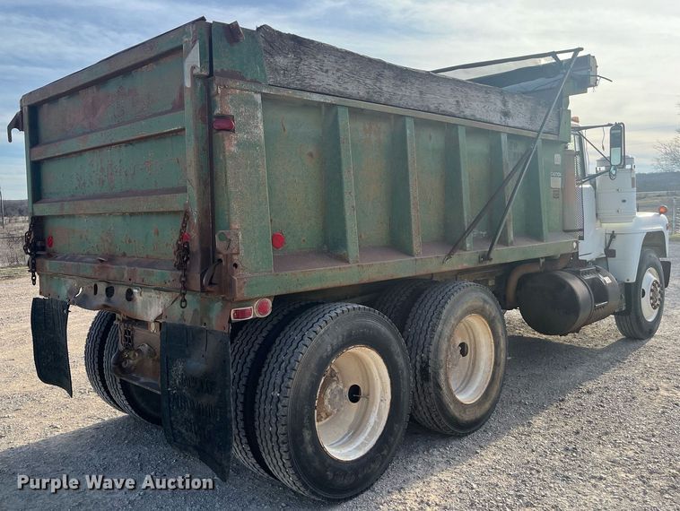 image for item EI0618 1980 Mack  dump truck