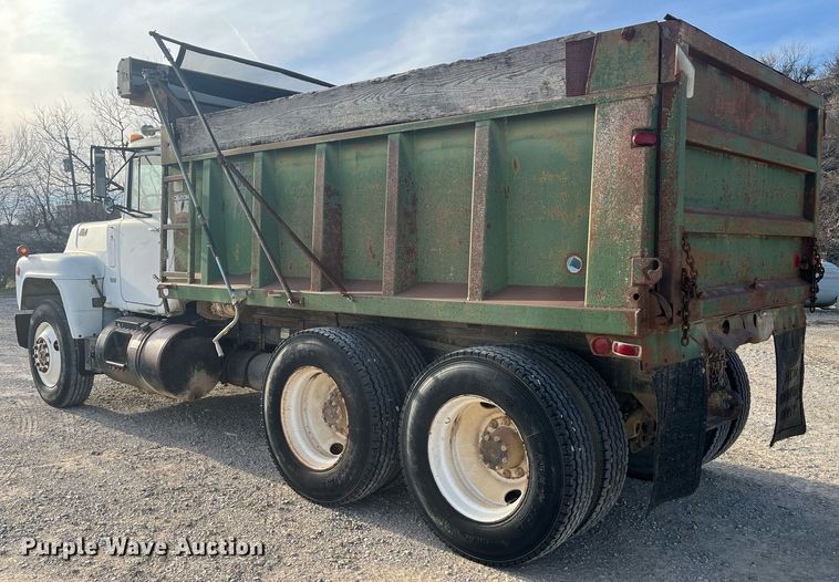 image for item EI0618 1980 Mack  dump truck