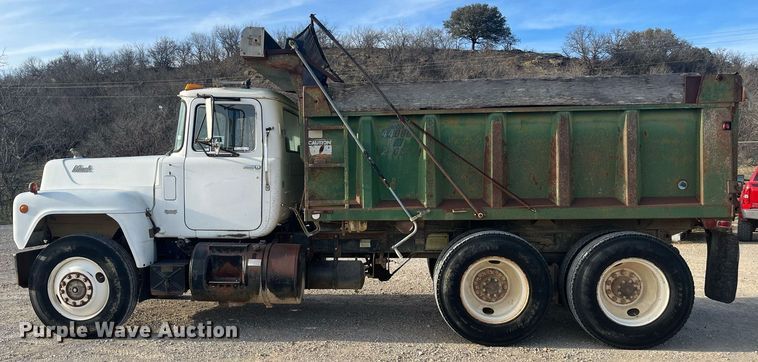 image for item EI0618 1980 Mack  dump truck