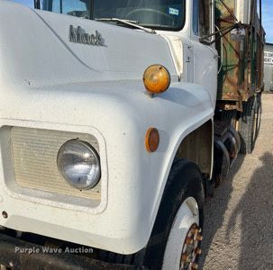 image for item EI0618 1980 Mack  dump truck