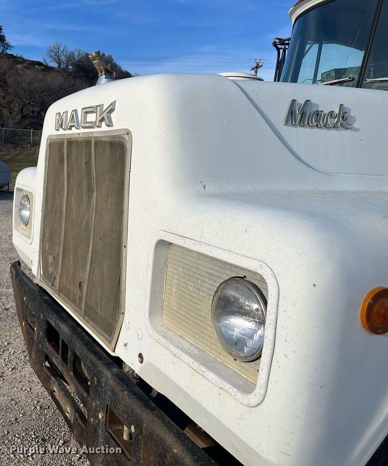 image for item EI0618 1980 Mack  dump truck