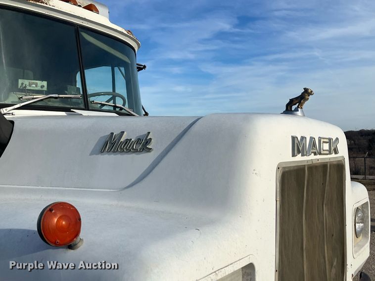 image for item EI0618 1980 Mack  dump truck