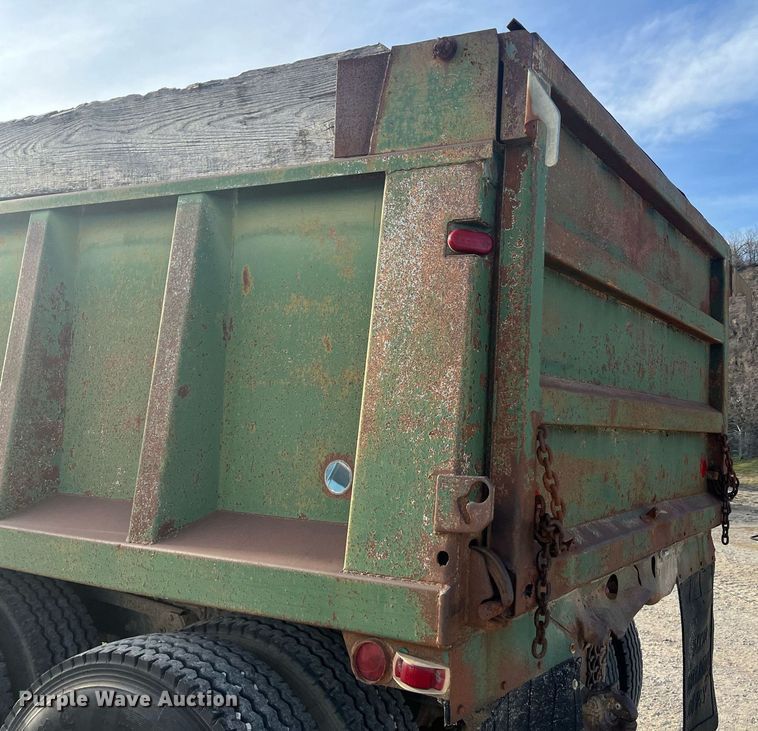 image for item EI0618 1980 Mack  dump truck