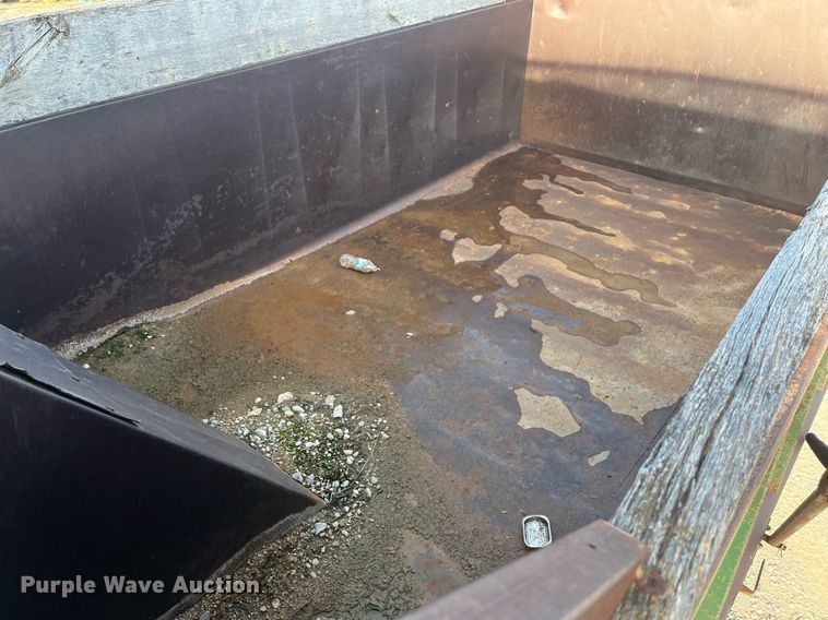 image for item EI0618 1980 Mack  dump truck