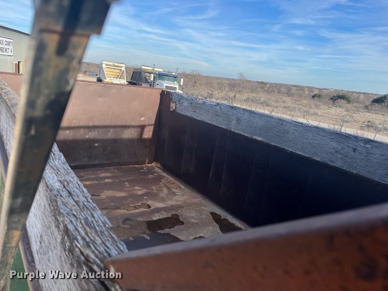 image for item EI0618 1980 Mack  dump truck