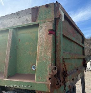 image for item EI0618 1980 Mack  dump truck