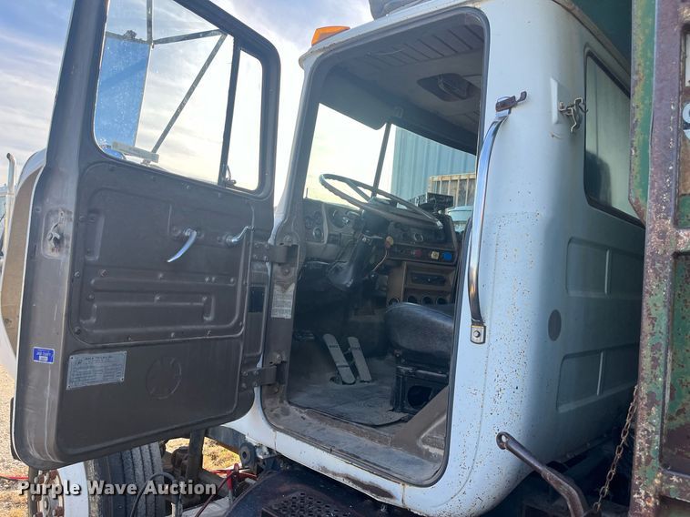 image for item EI0618 1980 Mack  dump truck