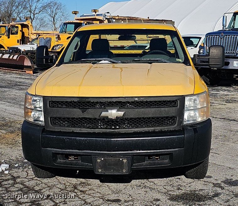image for item EJ5872 2007 Chevrolet Silverado 1500 pickup truck