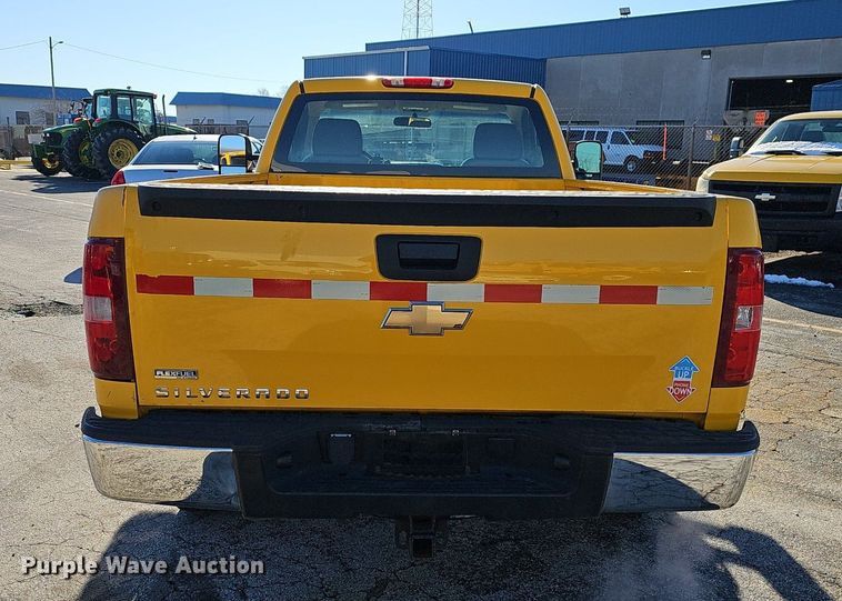 image for item EJ5872 2007 Chevrolet Silverado 1500 pickup truck