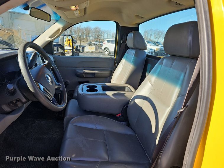 image for item EJ5872 2007 Chevrolet Silverado 1500 pickup truck