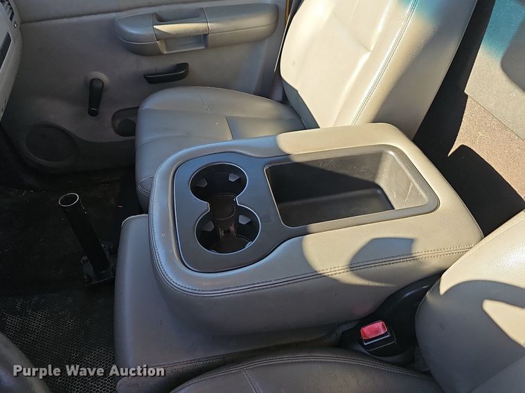 image for item EJ5872 2007 Chevrolet Silverado 1500 pickup truck