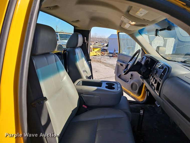 image for item EJ5872 2007 Chevrolet Silverado 1500 pickup truck