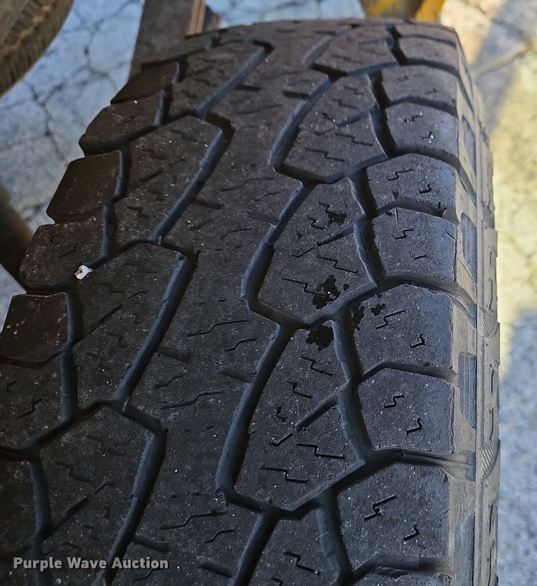 image for item EJ5872 2007 Chevrolet Silverado 1500 pickup truck