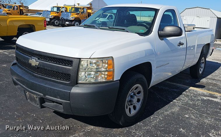 image for item EJ5876 2008 Chevrolet Silverado 1500 pickup truck