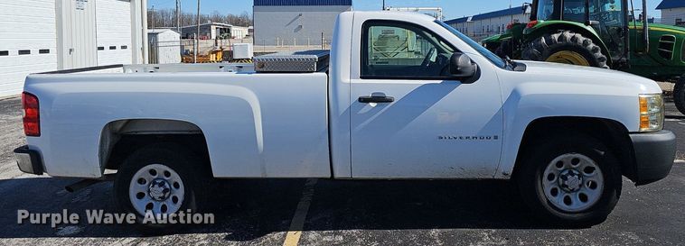 image for item EJ5876 2008 Chevrolet Silverado 1500 pickup truck