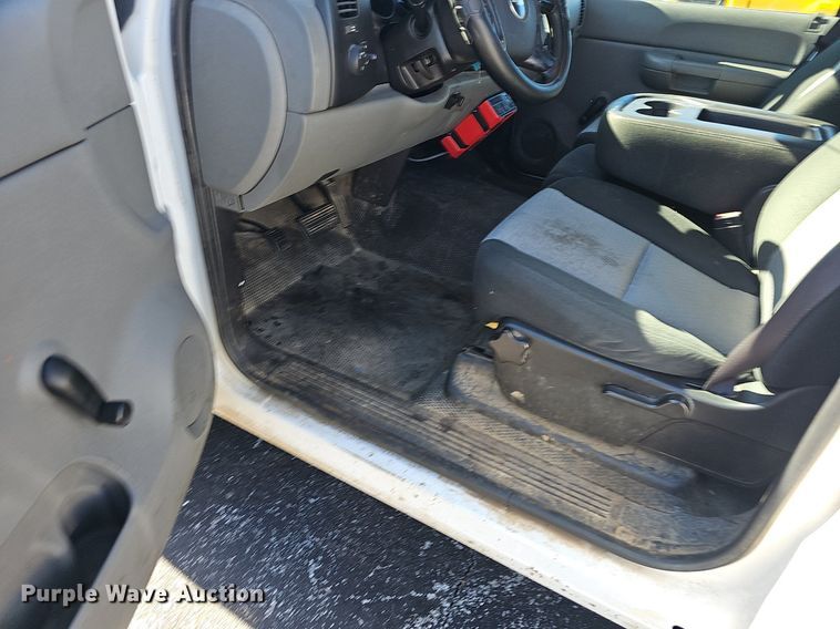 image for item EJ5876 2008 Chevrolet Silverado 1500 pickup truck